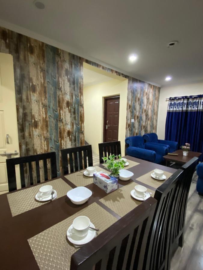 Khwaab Gah By The Khayabaan-Homestay Apartments Fully Furnished With Functional Kitchen, Wifi & Parking In City Centre Srīnagar 外观 照片