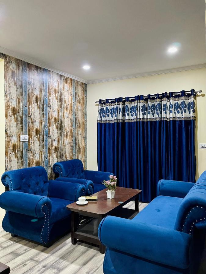 Khwaab Gah By The Khayabaan-Homestay Apartments Fully Furnished With Functional Kitchen, Wifi & Parking In City Centre Srīnagar 外观 照片