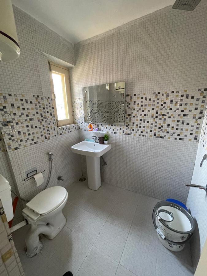 Khwaab Gah By The Khayabaan-Homestay Apartments Fully Furnished With Functional Kitchen, Wifi & Parking In City Centre Srīnagar 外观 照片