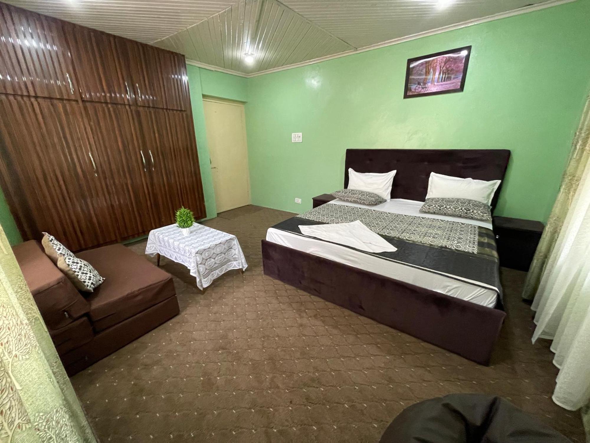 Khwaab Gah By The Khayabaan-Homestay Apartments Fully Furnished With Functional Kitchen, Wifi & Parking In City Centre Srīnagar 外观 照片