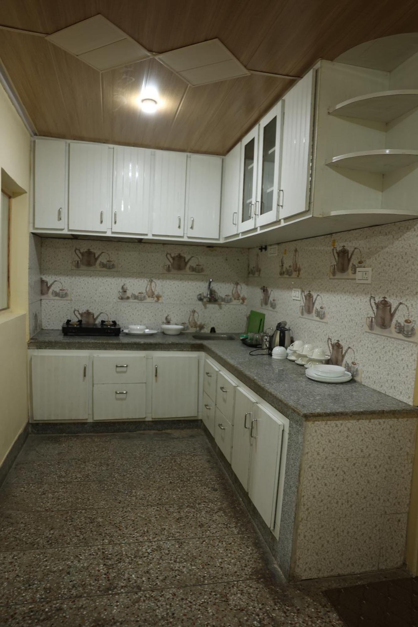 Khwaab Gah By The Khayabaan-Homestay Apartments Fully Furnished With Functional Kitchen, Wifi & Parking In City Centre Srīnagar 外观 照片