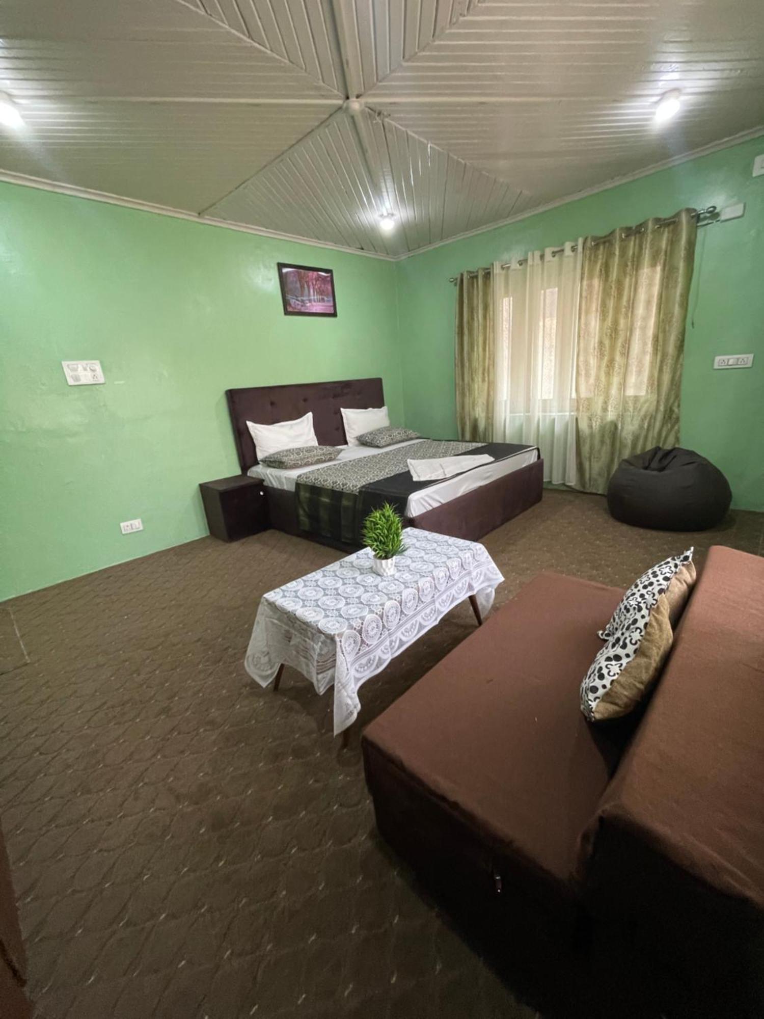 Khwaab Gah By The Khayabaan-Homestay Apartments Fully Furnished With Functional Kitchen, Wifi & Parking In City Centre Srīnagar 外观 照片